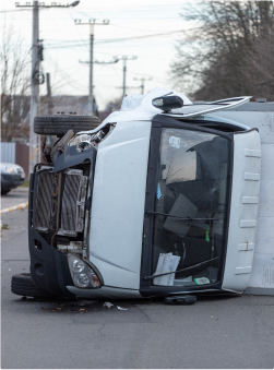 A car accident, representing vehicle accidents not covered by GLI.